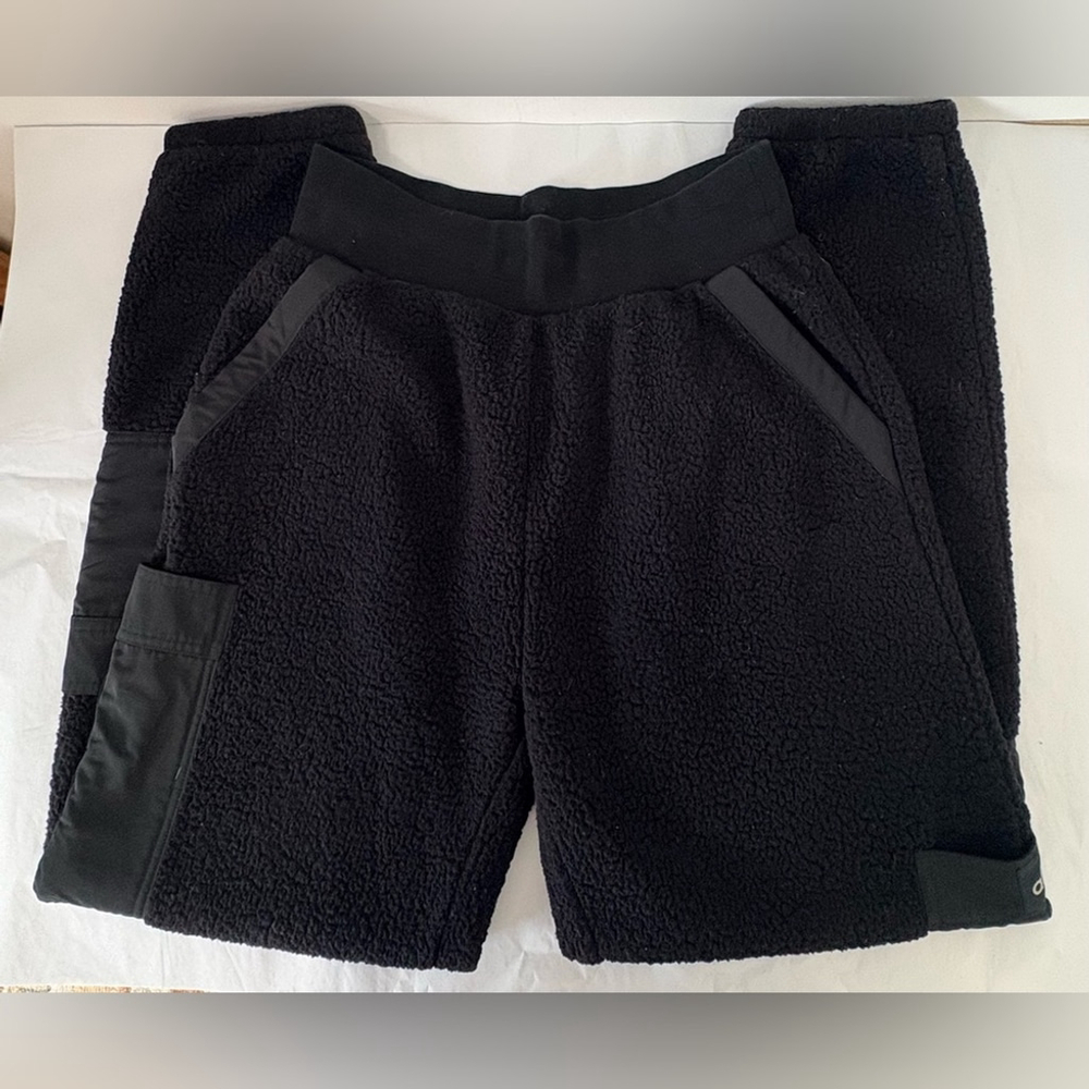 Alo Yoga Micro Sherpa High Waist Solstice Sweatpant Sz M EUC - Picture 2 of 10